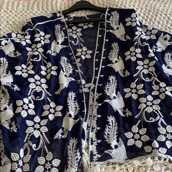 Ya Ya Club Tops - Ya ya Club gently used blue sheet kimono w sleeves